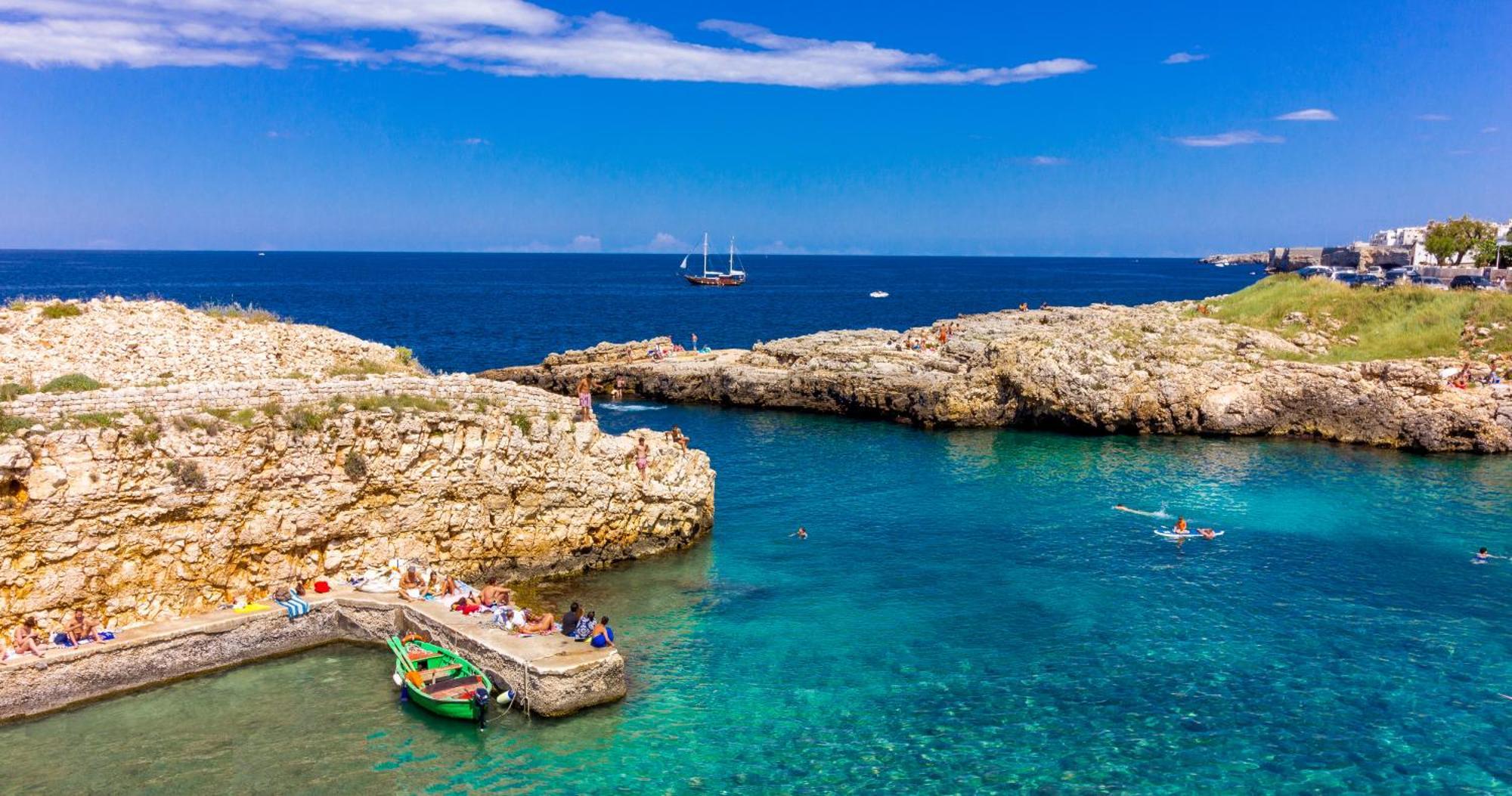 Polignano Casa Vacanze โปลีญาโนอามาเร ภายนอก รูปภาพ